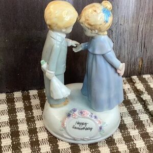 ENESCO Kinka Raecath 1989 Happy Couple Figurine Love Wedding Anniversary Gift